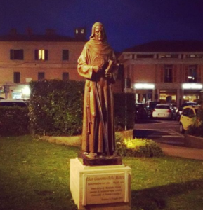 statua di san giacomo della marca a sarnano